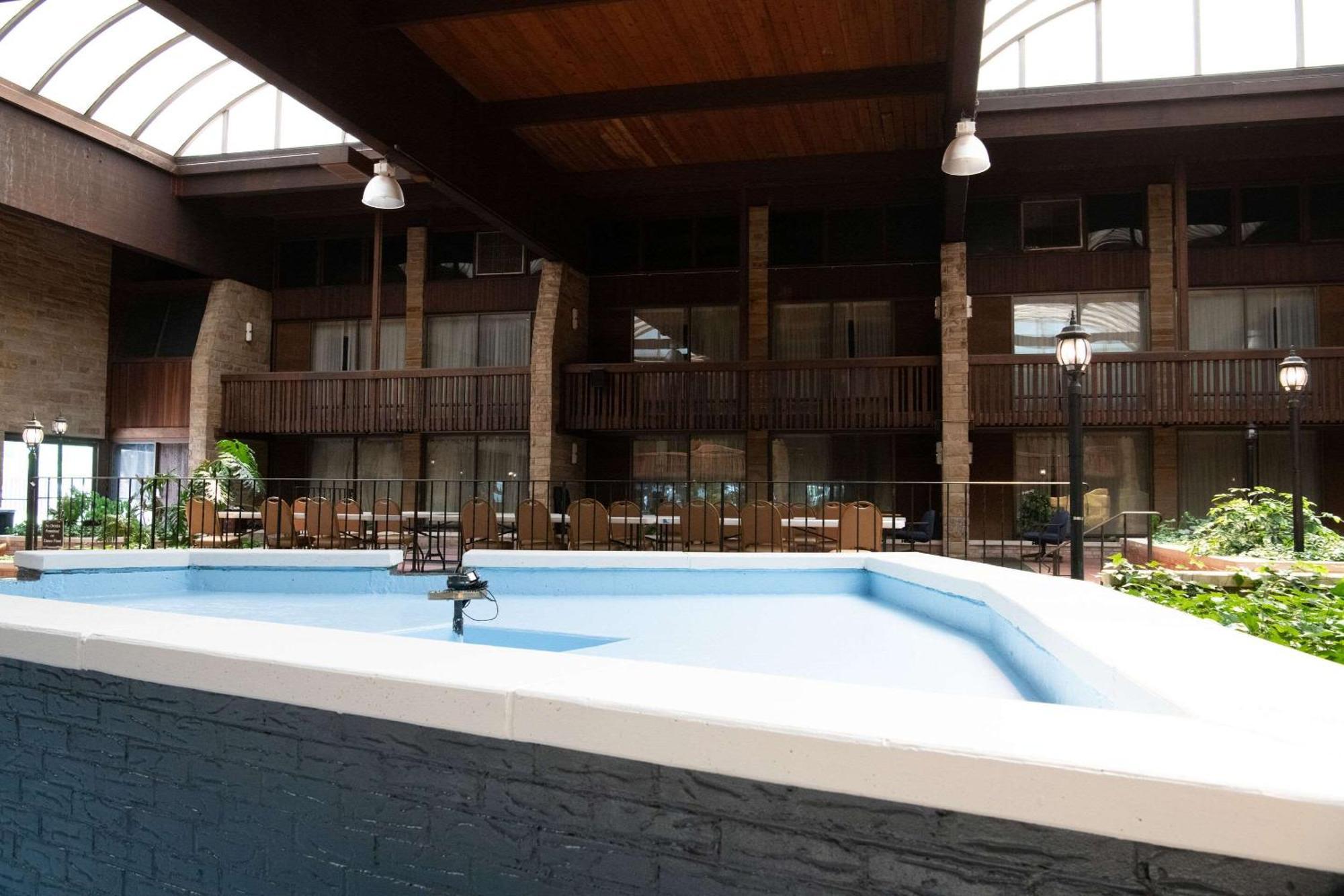 Quality Inn & Conference Center Somerset Kültér fotó