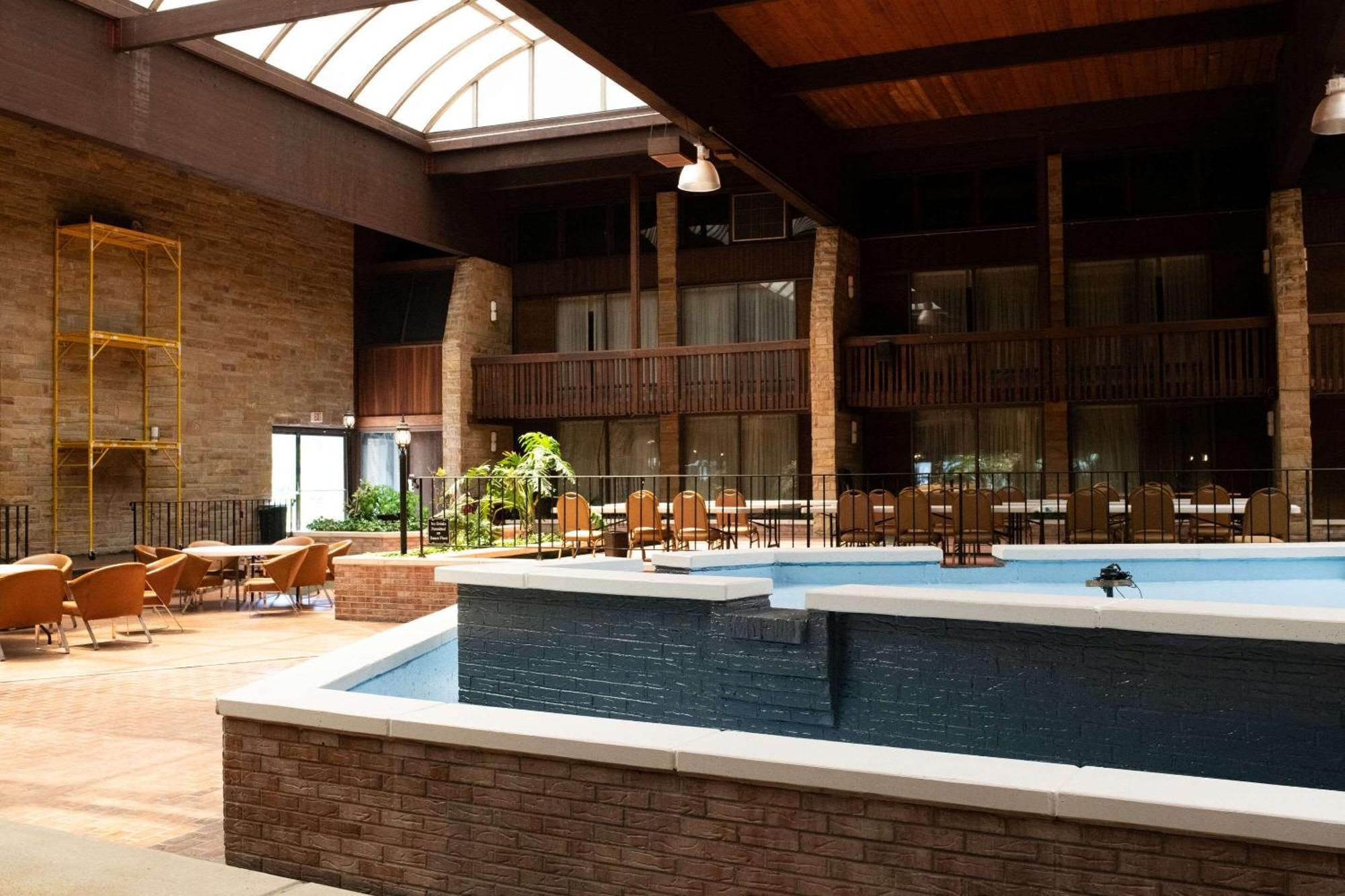 Quality Inn & Conference Center Somerset Kültér fotó