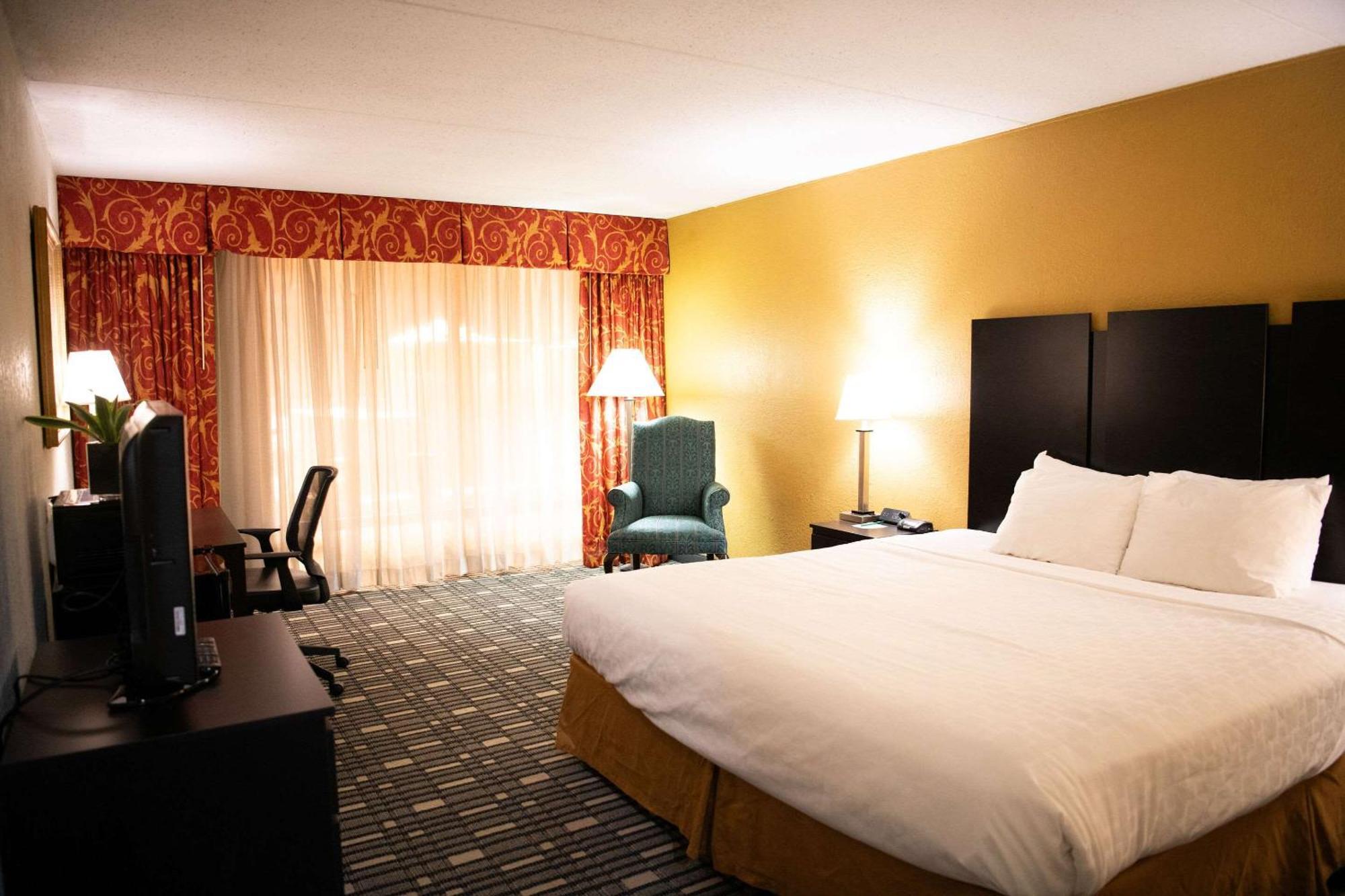 Quality Inn & Conference Center Somerset Kültér fotó